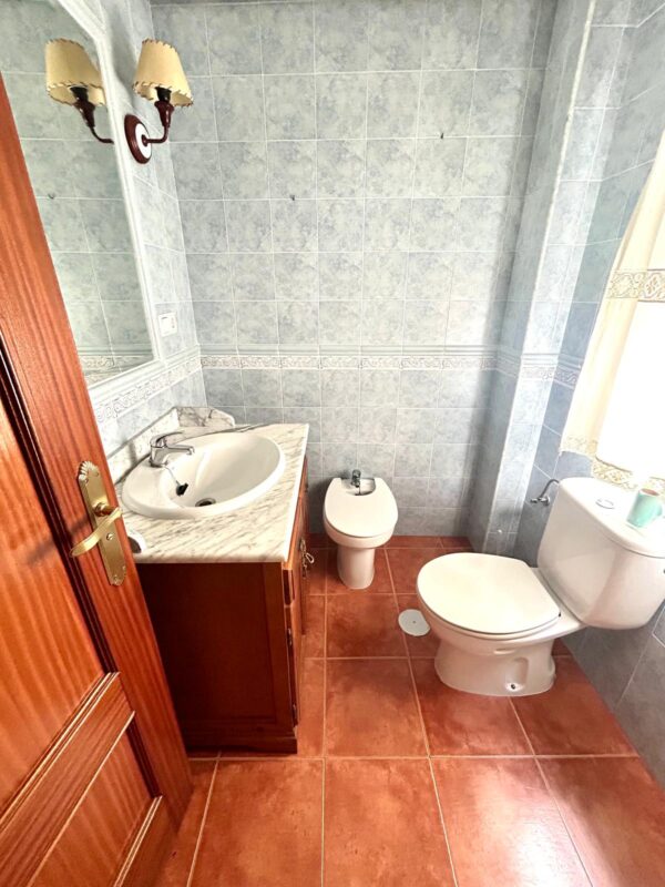VENTA DE PISO CALLE SAGASTA - Imagen 5