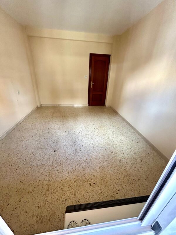 VENTA DE PISO CALLE SAGASTA - Imagen 9