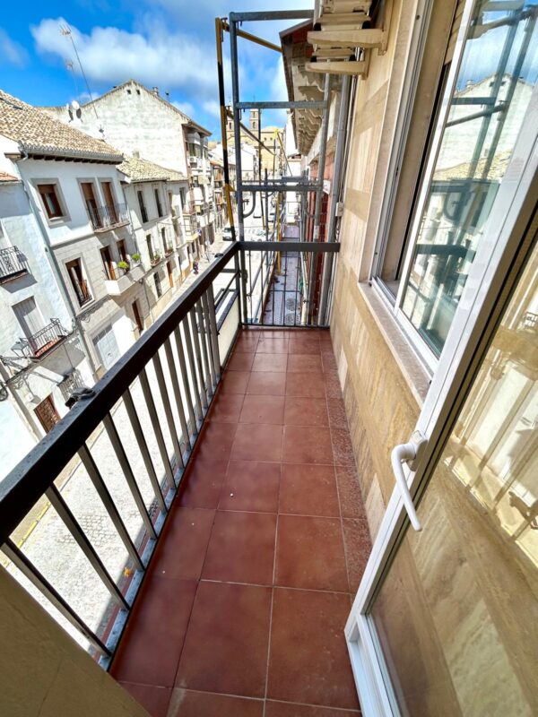 VENTA DE PISO CALLE SAGASTA - Imagen 14