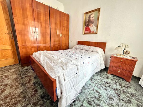 Chalet adosado en venta en calle Reyes Católicos - Imagen 3
