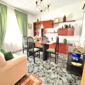 Chalet adosado en venta en calle Reyes Católicos. Úbeda (Jaén) Inmobiliaria Garrido