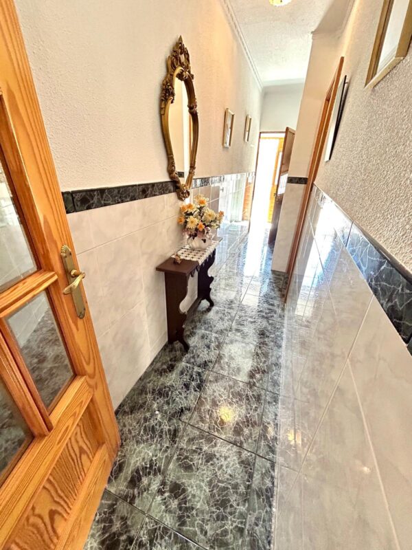 Chalet adosado en venta en calle Reyes Católicos - Imagen 11