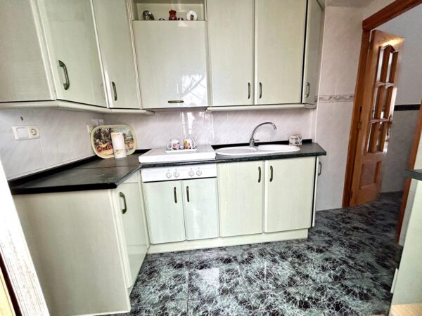 Chalet adosado en venta en calle Reyes Católicos - Imagen 12
