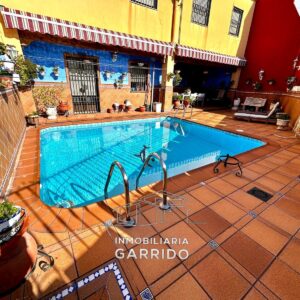 Chalet adosado en venta en Avenida Libertad