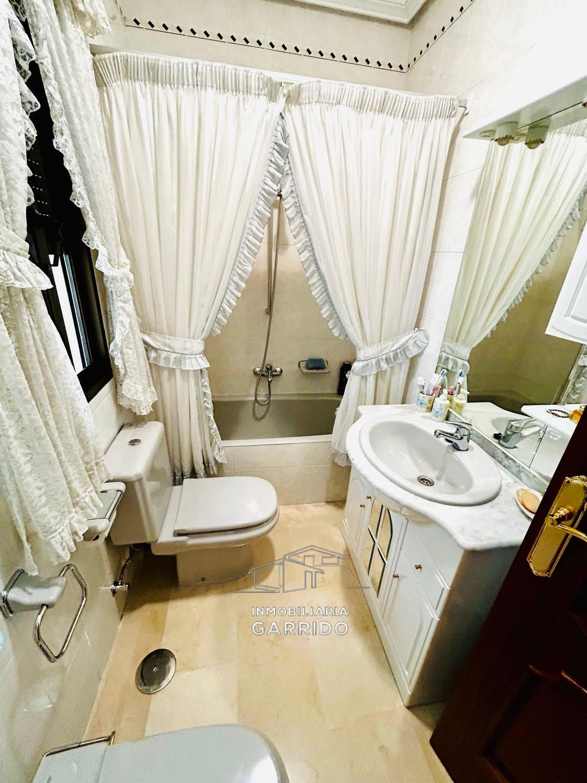 Chalet adosado en venta en Avenida Libertad - Imagen 47