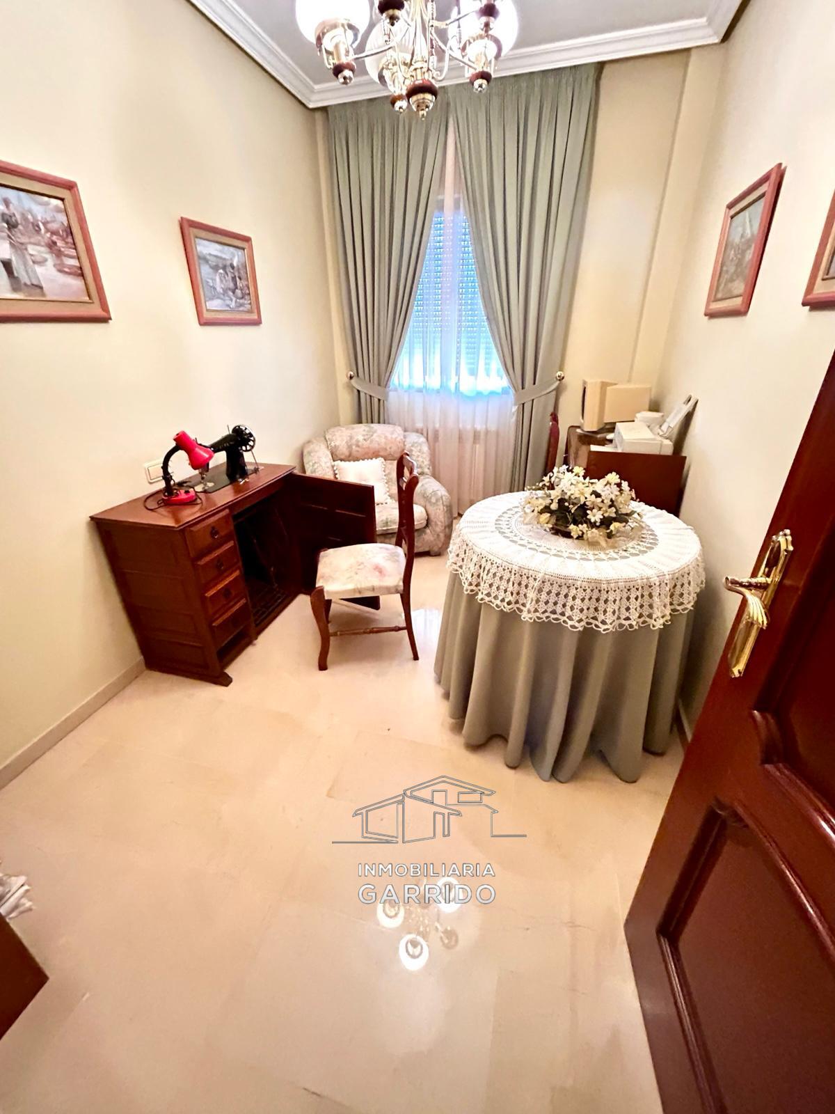 Chalet adosado en venta en Avenida Libertad - Imagen 48