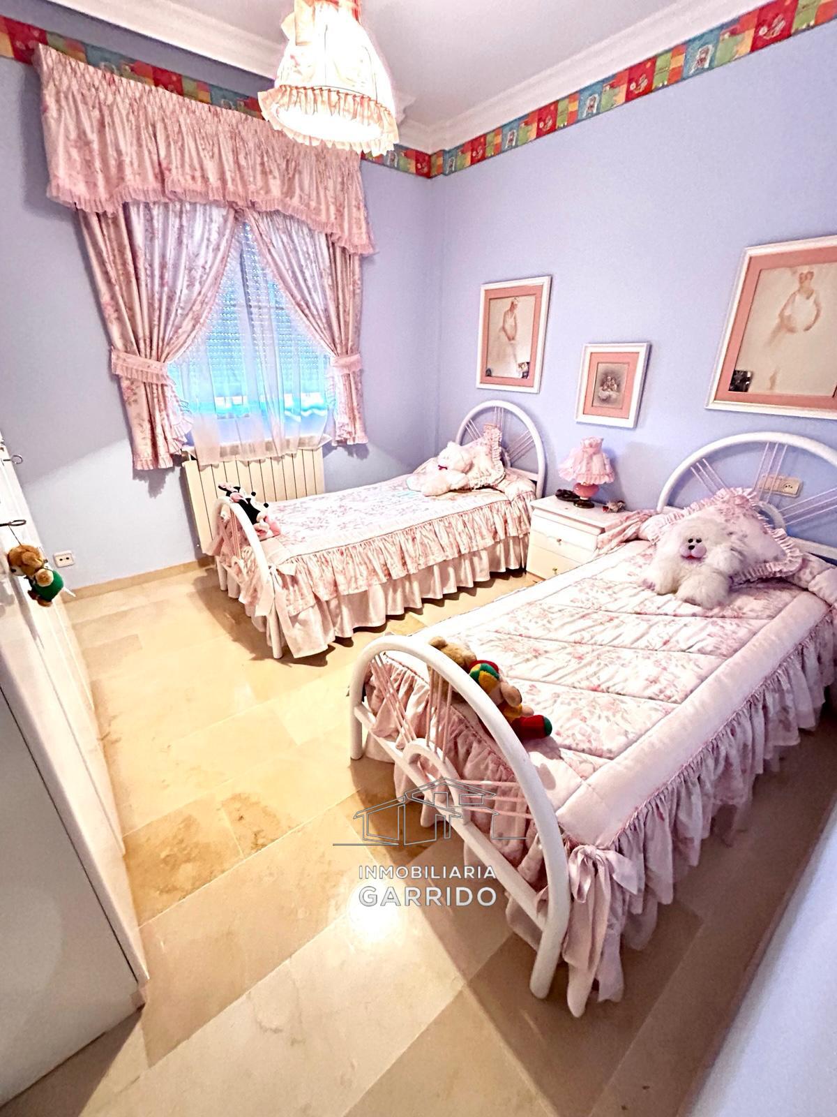 Chalet adosado en venta en Avenida Libertad - Imagen 53